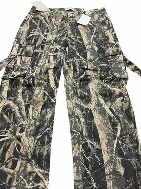 Disclosure Women’s Cargo Wide Leg Camouflage Pants